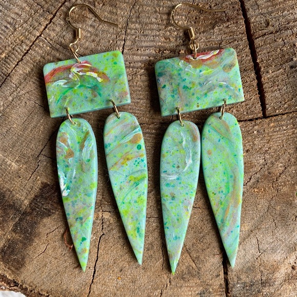 Hand painted dangles - Picture 2 of 6